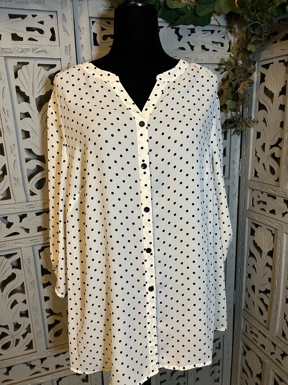 CATHERINES BRILLIANT CRAZY CUTE WHITE WITH BLACK POLKA-DOTS PLUS SIZE TOP